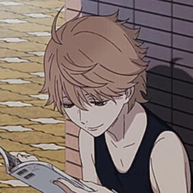 Image of the character Prince from Run with the Wind smiling while reading a sports manga